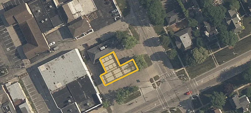 324 Elm St
