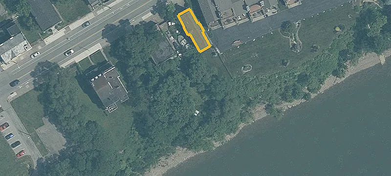 2125 Riverside Dr