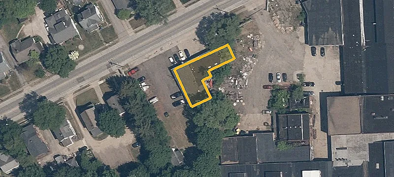 906 Main St