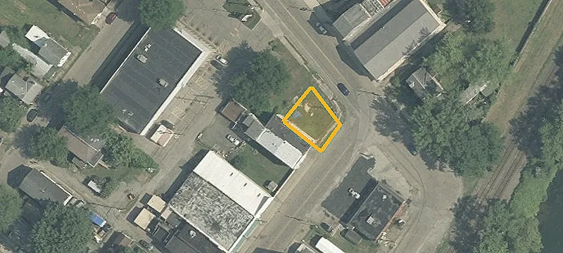 305 Main St