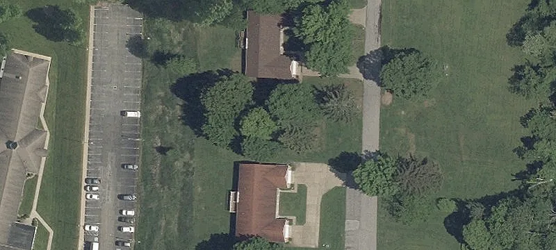 102 Lawn Ave