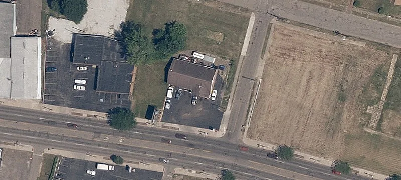 1105 Tuscarawas W St