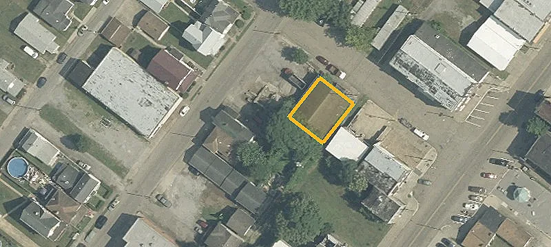 210 4th St