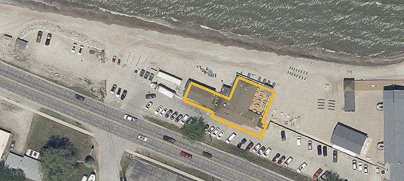 252 Lakeshore Dr