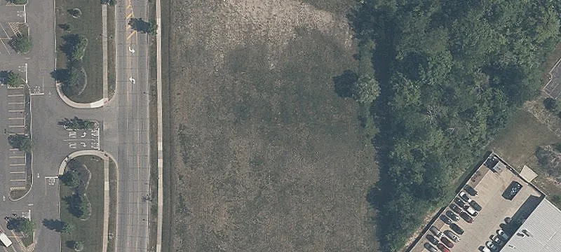 220 Meadowlands Dr