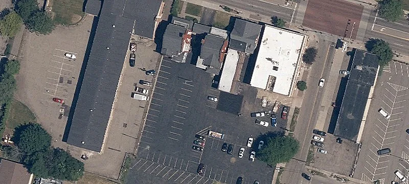 712 Tuscarawas W St
