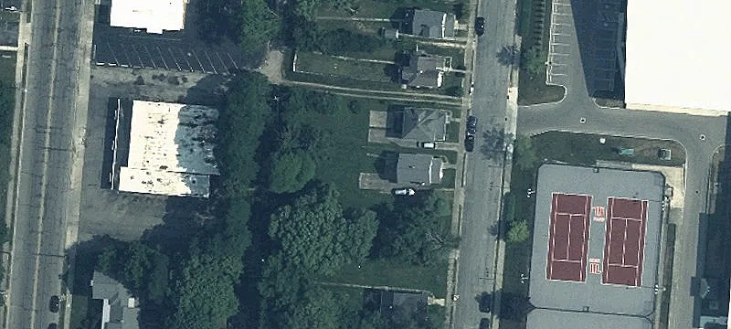 1021 Lowry Ave