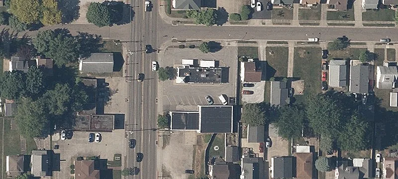 2027 Main St