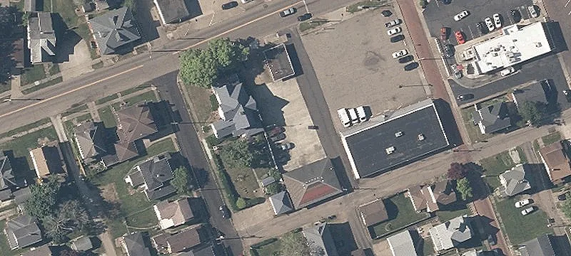 735 Main W Ave