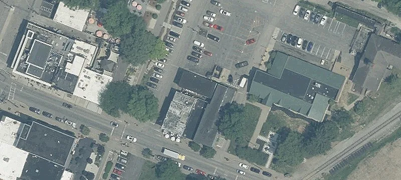 106 Railroad Ave