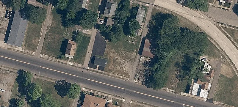 1221 Tuscarawas E St
