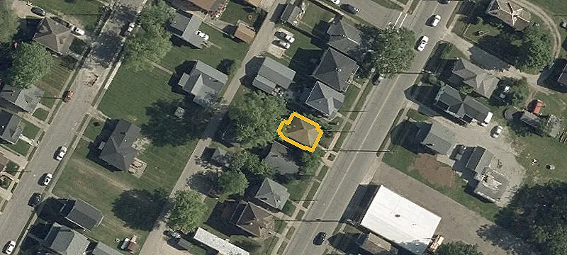 1673 Linden Ave