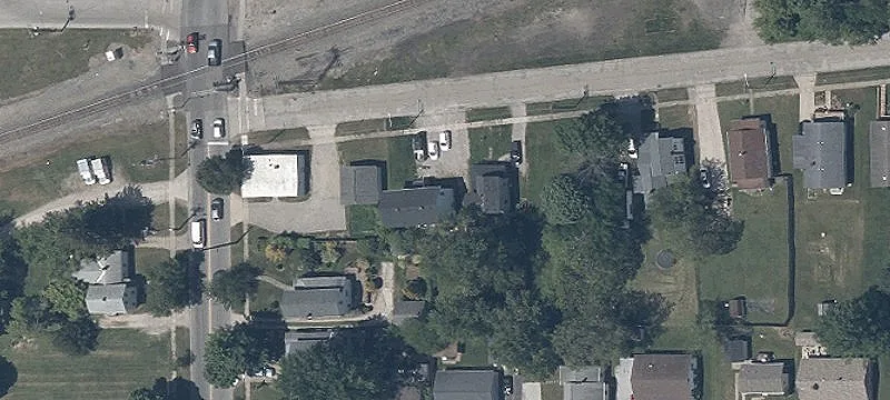28 Leslie St