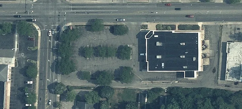 2609 Main St
