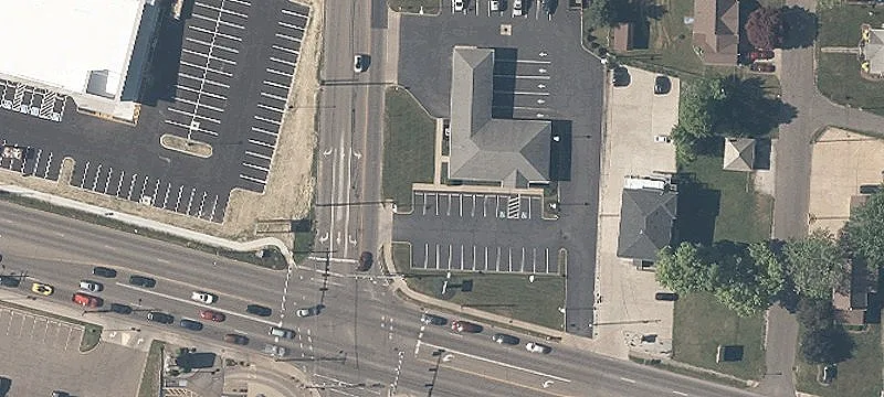 2704 Lincoln E Way