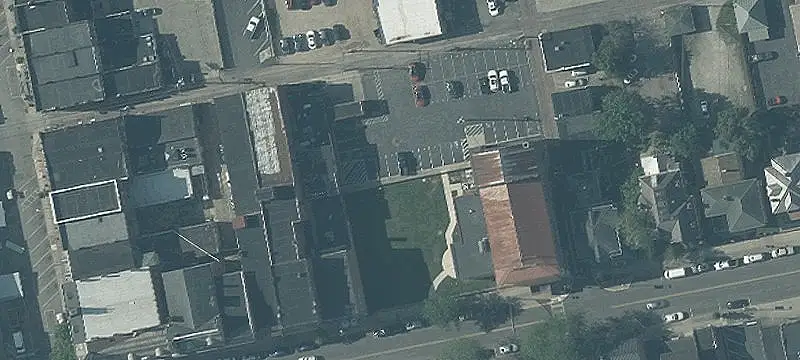33 2nd St