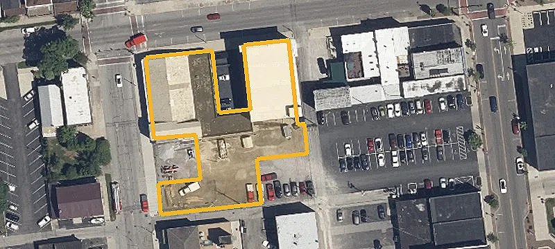 52 56th E Perry St
