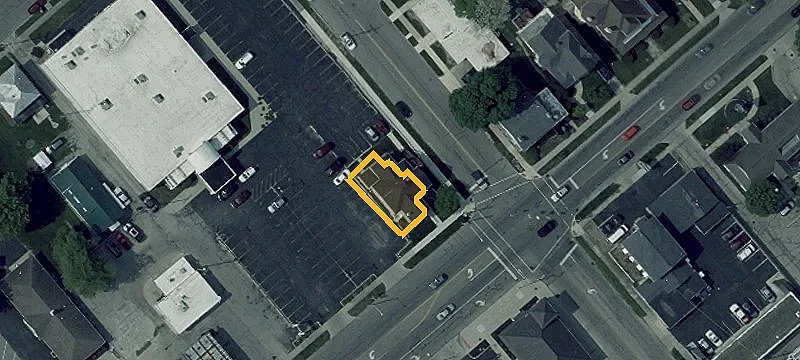 126 Main St
