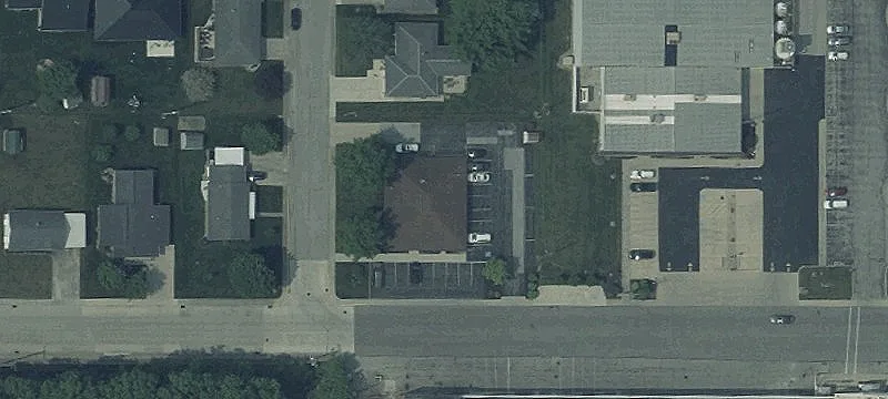 407 Oak St