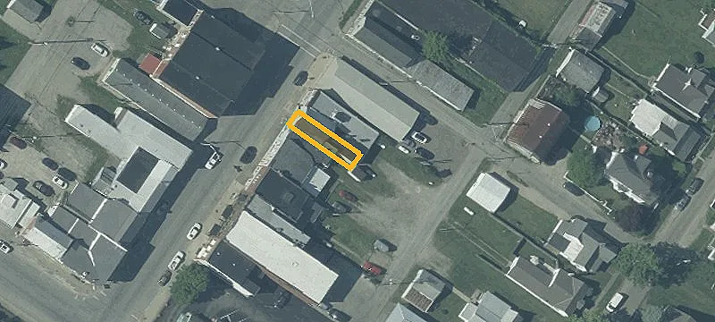 27 Main St