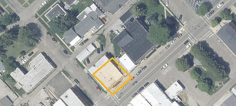 16 Main St