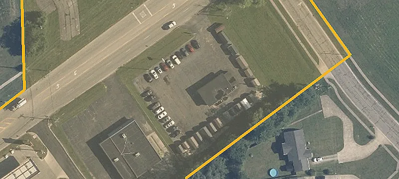 1645 Harding E Hwy