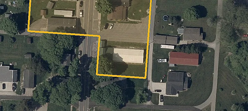 1143 Main St
