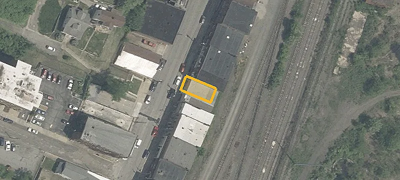 662 Commercial St