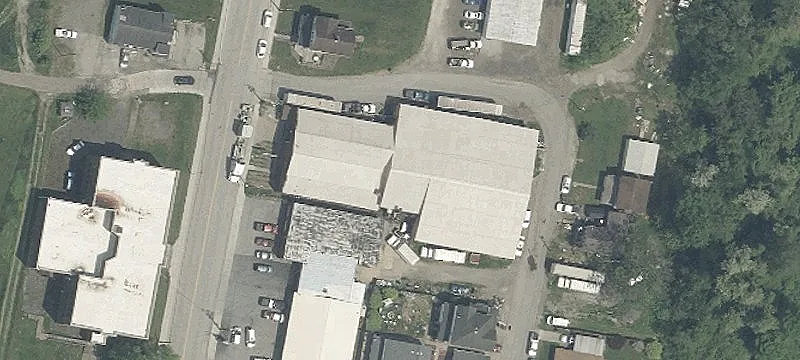 2504 Commercial Ave