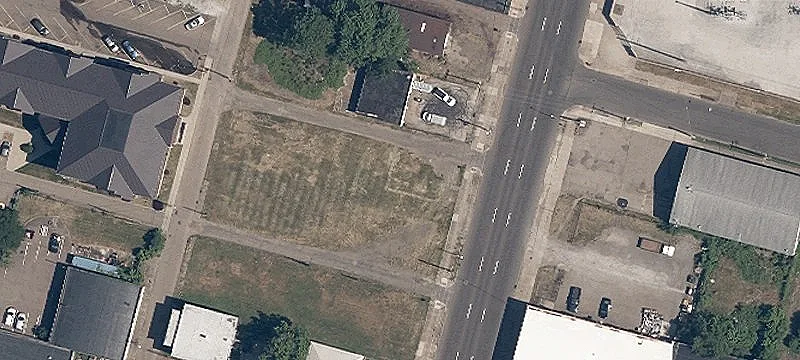 Cherry NE Ave