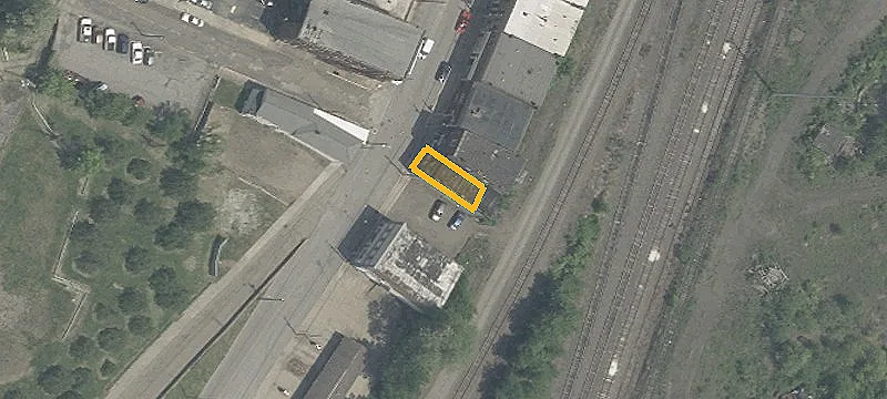 706 Commercial St