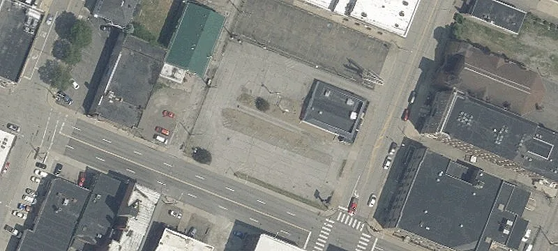 211 4th St