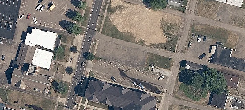 Walnut NE Ave