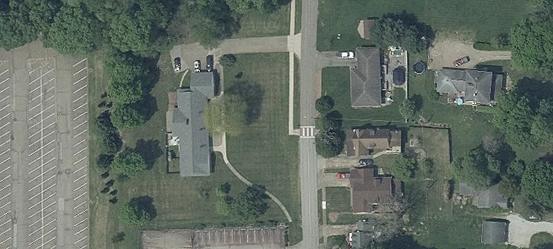 160 Lakeside Dr