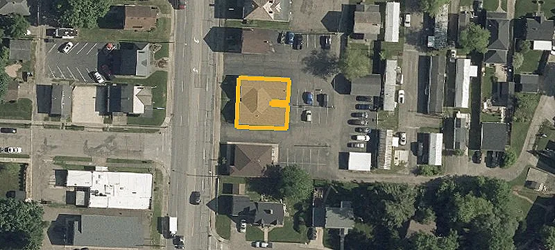 2002 Maple Ave