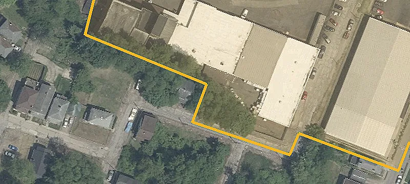 915 Main St
