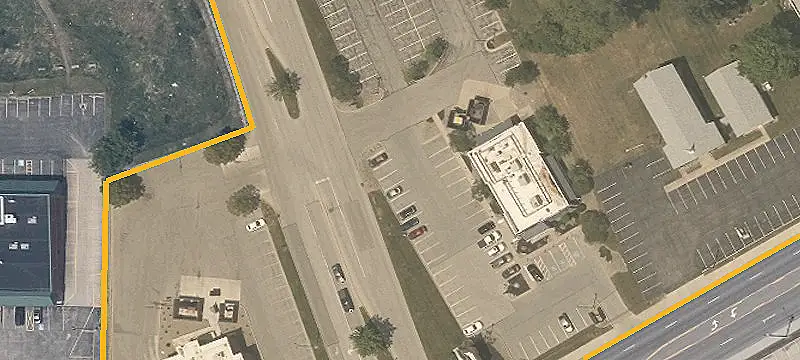 3013 Rdg E Rd