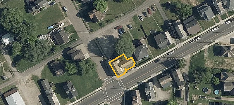 1347 Rdg Ave