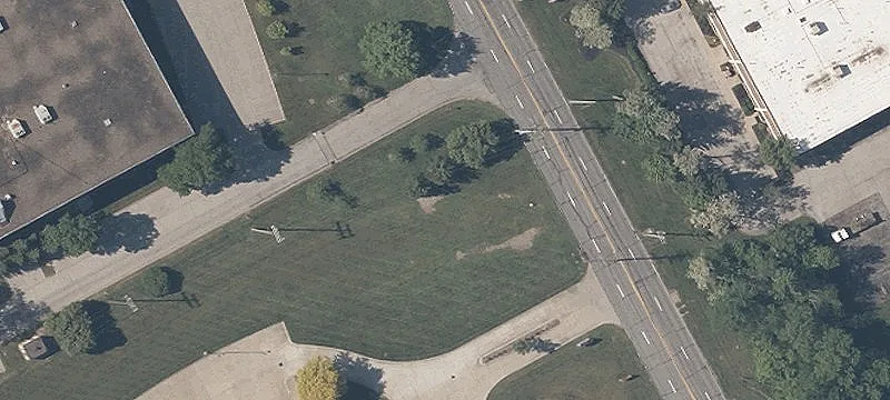 32300 Aurora Rd