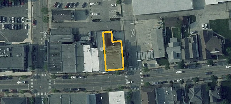 39 Main St