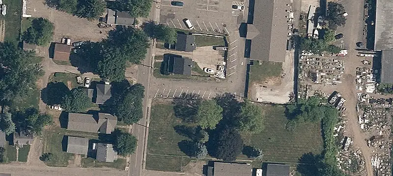 Maple NE Ave