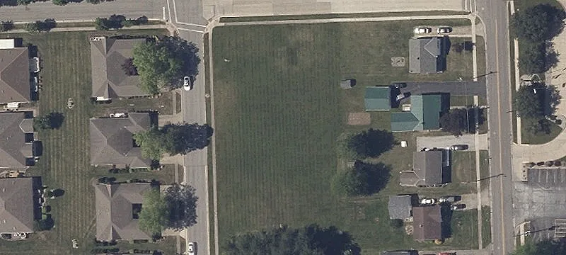 Crestwood Dr