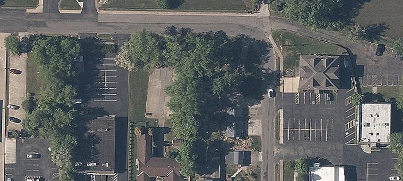 Leonard Ave
