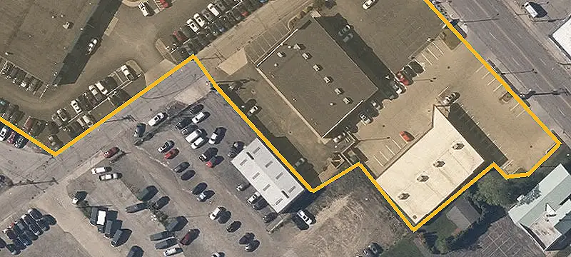 320 Broadway Ave