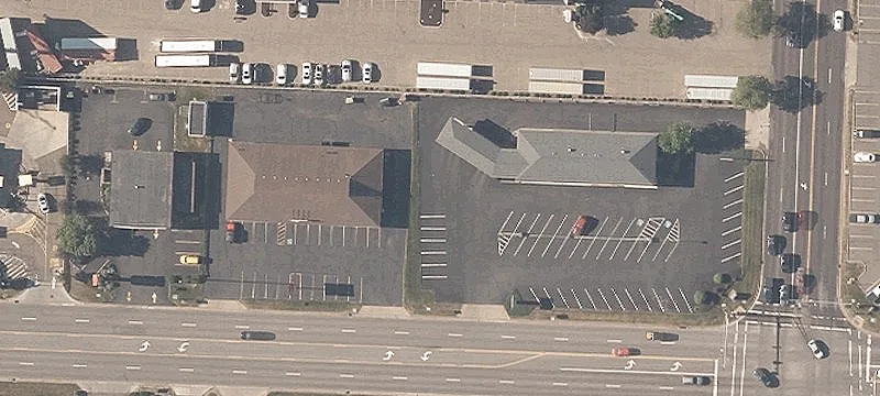 Belden Vlg NW Ave