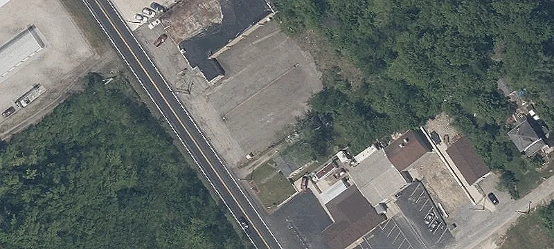 1581 Main St