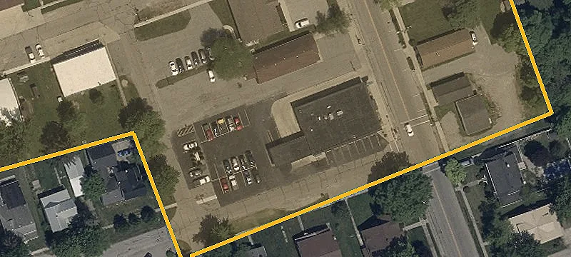 305 Main St
