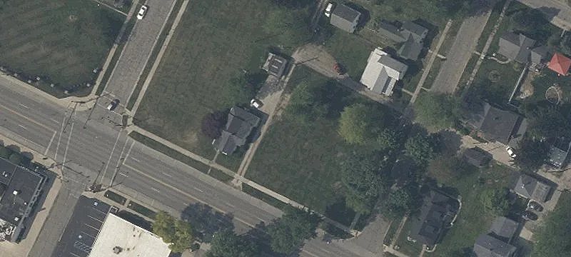 208 2nd St