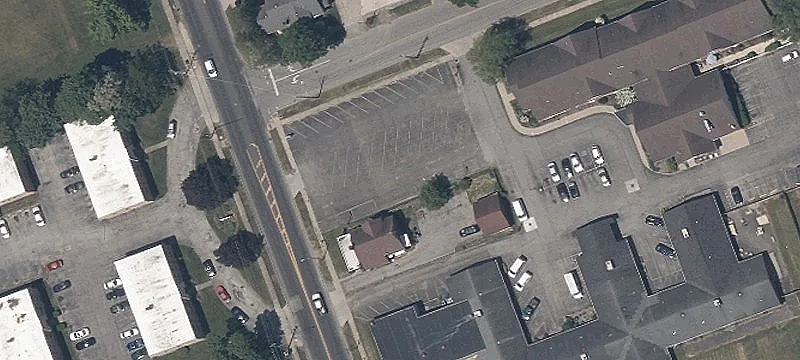 1320 Mahoning NW Ave