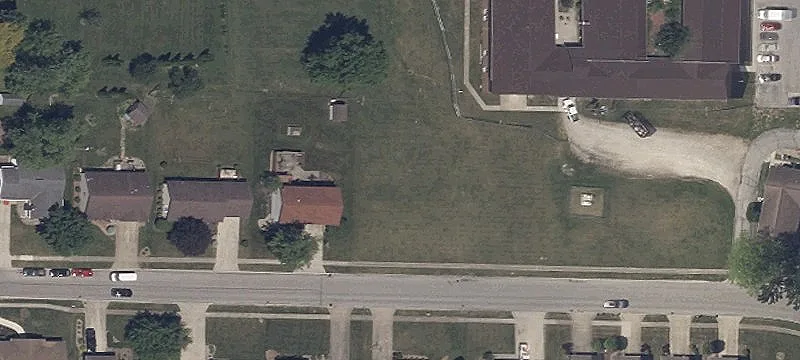 Crestwood Dr